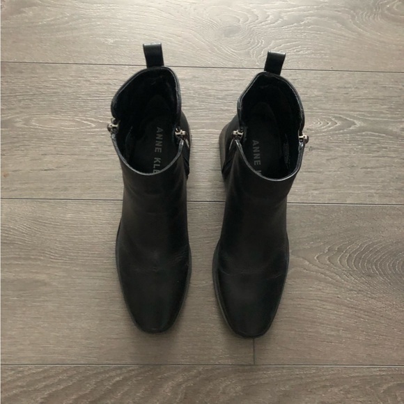 Anne Klein black leather boots size 7 - Picture 3 of 4